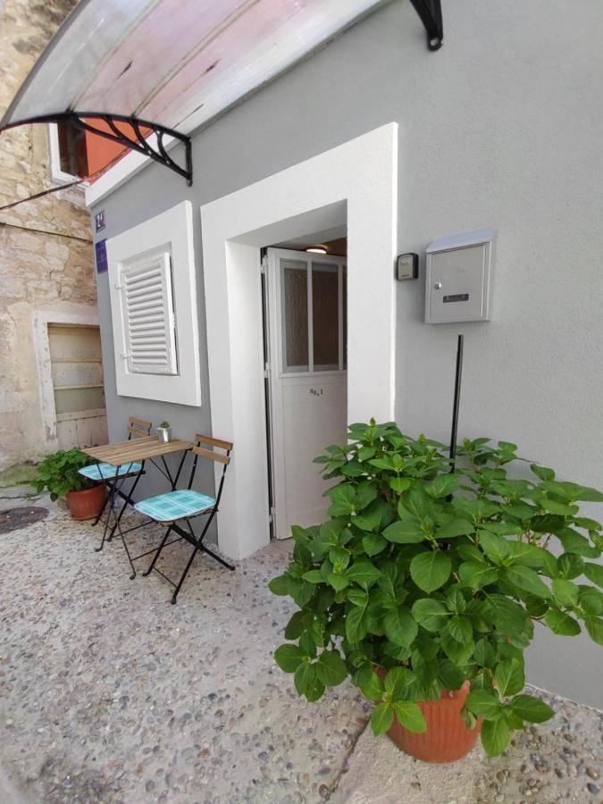 Studio Apartman & Rooms No1 Zadar Bagian luar foto